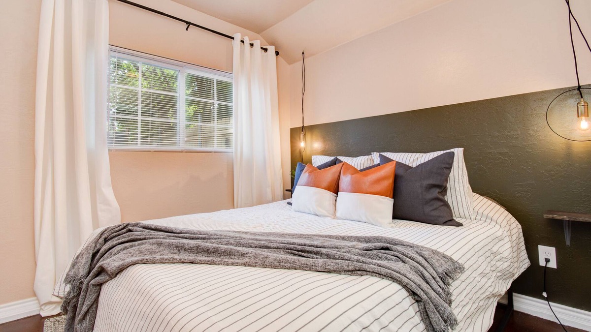 Heart of Lubbock House | ⫷1 BD/1 Bath⫷Tiny Magnolia Retreat⫷⫸Near TTU⫸