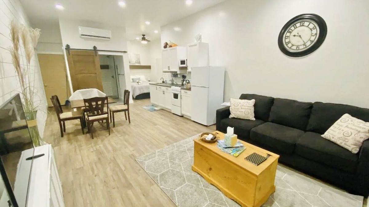Sugarcreek Apartment | 1 bd Anniversary Suite with a stunning country setting!