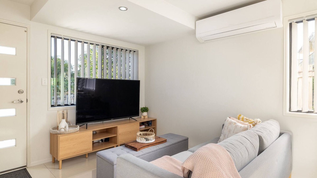 Sunnybank Apartment | 1 Bdr Apt! Train! Parking! Restaurants! 3144D1