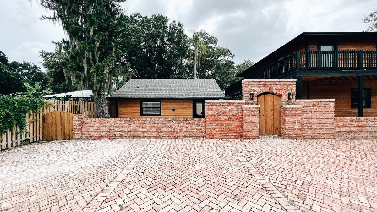 Fruitville House | 1 bdr Romantic getaway, close to Lido beach