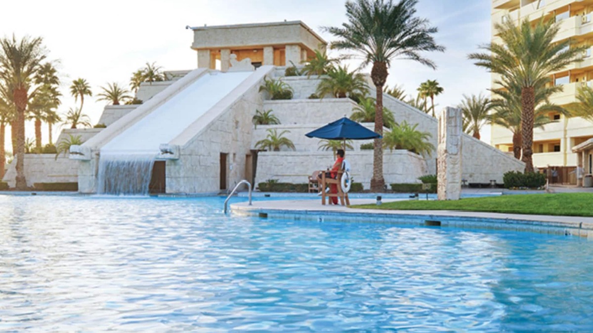 Enterprise Condo | 1 BDRM~ CANCUN RESORT~ GREAT POOLS/SHOPPING/DINING/SPA/2 BATHROOMS/FULL KITCHEN