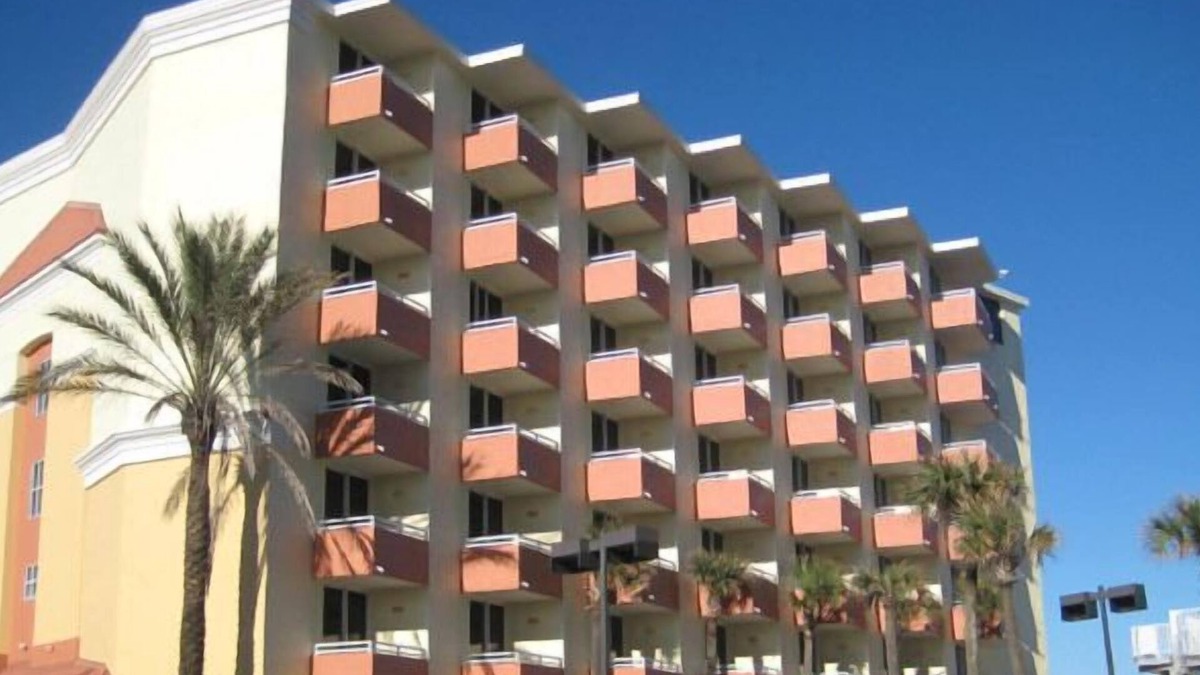 Bostroms Condo | 1 BDRM~ COVE ON ORMOND BEACH~ GREAT VIEWS, INDOOR/OUTDOOR POOLS & MORE