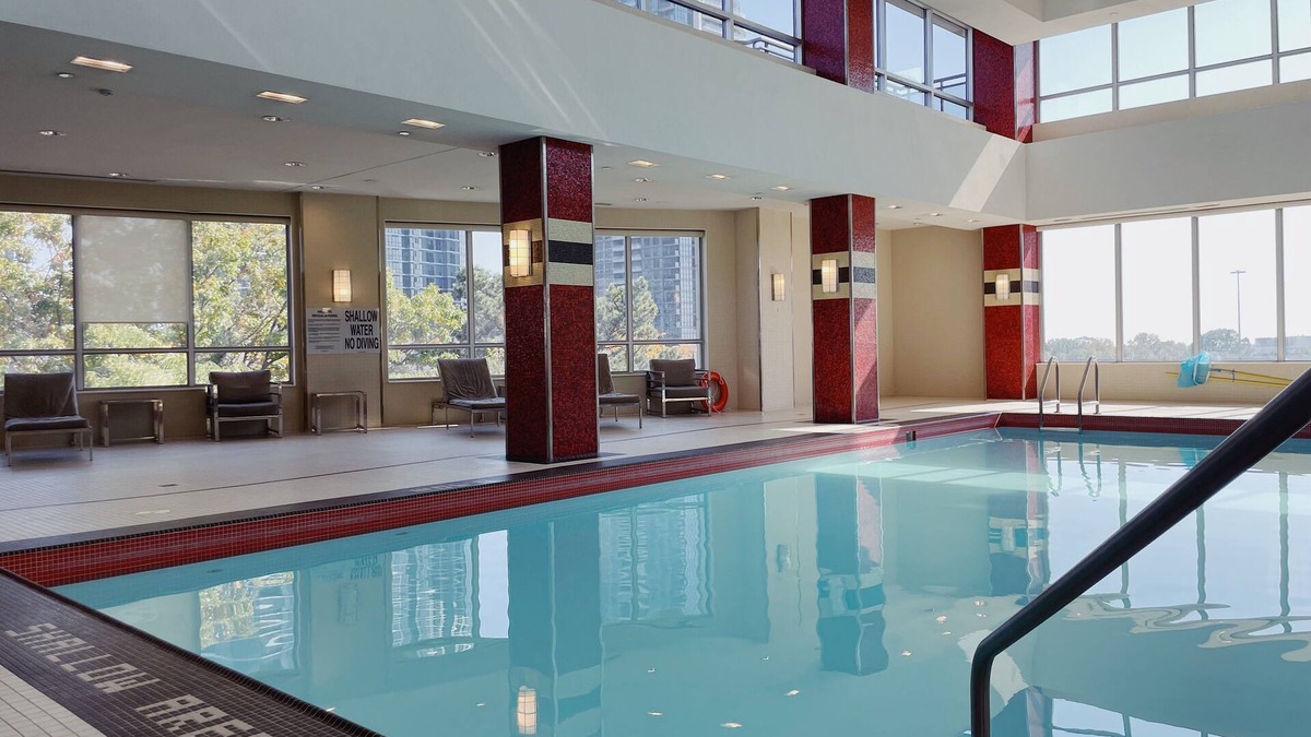 Etobicoke Apartment | 1 BDRM w pool. Perfect location. Free parking