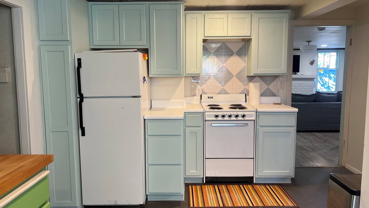 North End Apartment | 1 Bdrm; Walk to beach; Under 2 miles to hospitals, universities & downtown