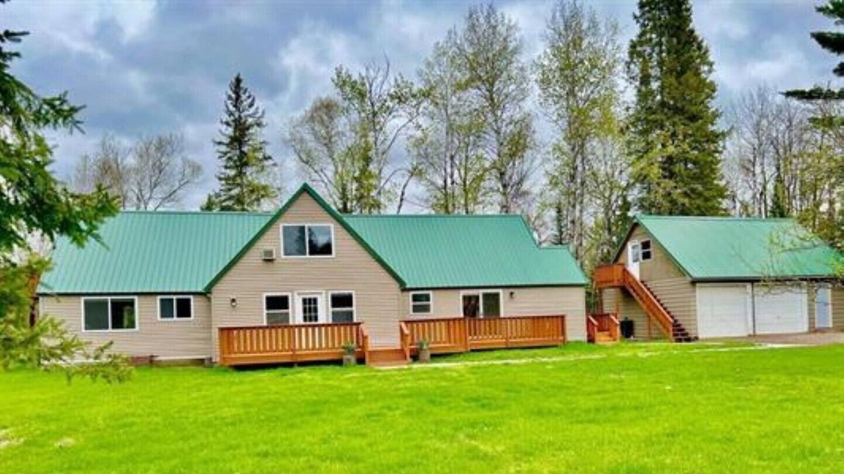 Barnum House | 1 Bdrm1 Ba Close to Duluth, Black Bear Casino, Spirit Mt & ATV/Snowmobile Trails