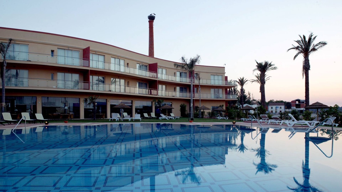 Mexilhoeira da Carregacao Apartment | 1 bedroom apartment with pool by the river Arade Wifi