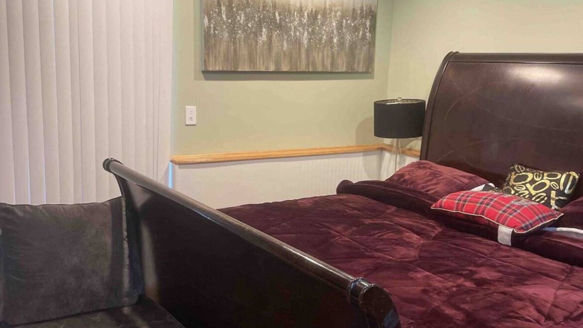 Eatontown House | 1 beautiful master bedroom , bathroom (Not an entire house)