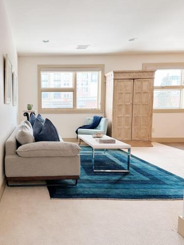 Civic Center Apartment | 1 bed apartment with parking - Denver Museum District Walk to Convention Center, Capital, museums and shops