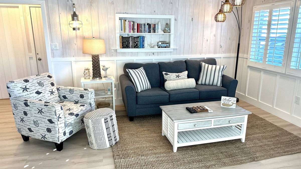 Siesta Key Condo | 1 Bed Cottage, Full Remodel, Beach Access #7, Walk to Village 5 min, 2 AC UNITS!