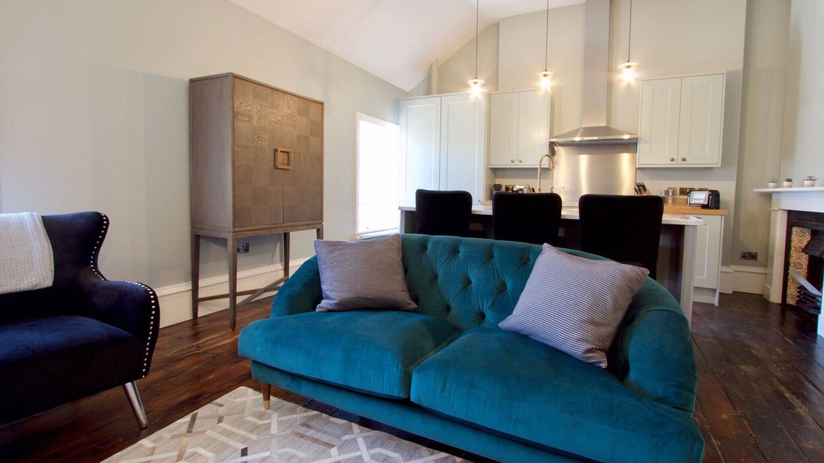 Stamford Apartment | 1 Bed Designer Apartment - Ensuite with Shower