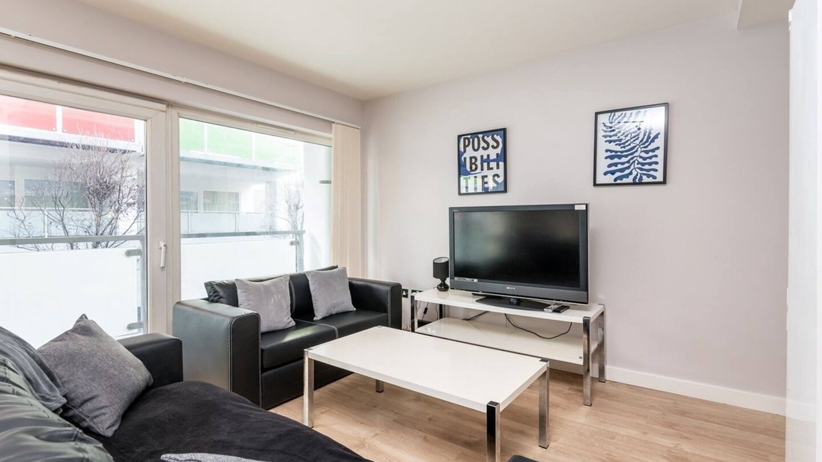 Theatreland Birmingham Apartment | 1 Bed Flat Birmingham City Centre - China