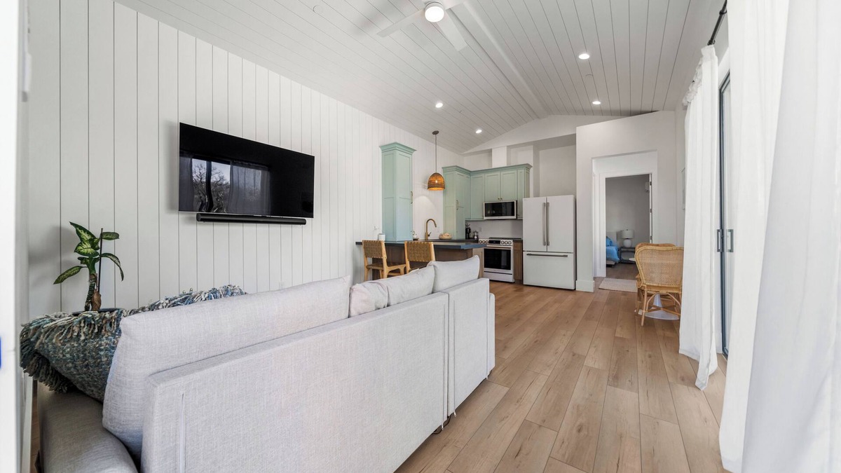 Junction House | 1-Bed Guest House in Serene Palo Cedro – Your Perfect Home Away From Home