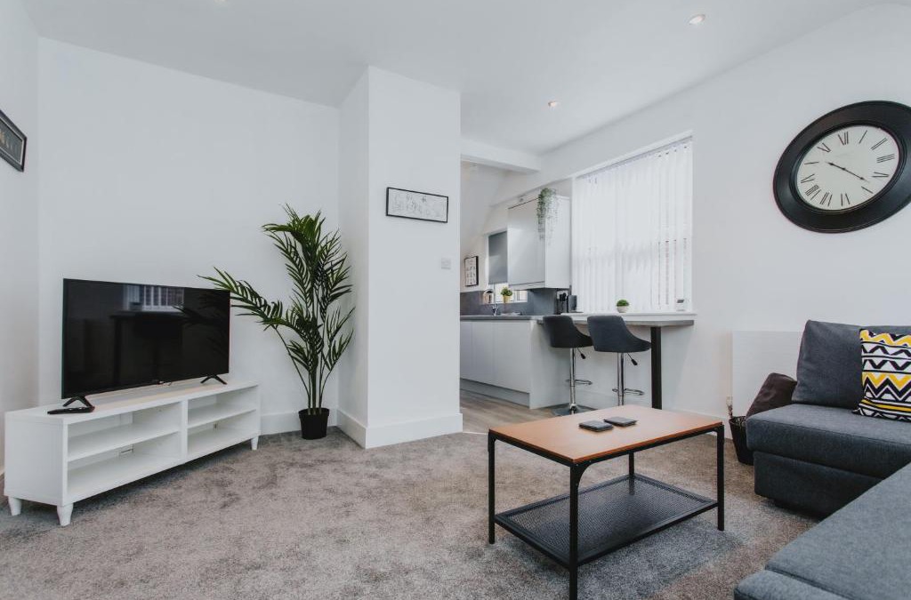 Nottingham Apartment | 1 Bed Stylish City Flat 2nd Floor close to City Centre with free parking, king size bed & Wi-Fi