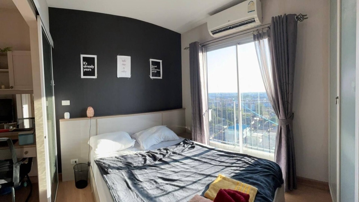 Rat Burana Apartment | 1-bedroom riverside Bangkok apartment with washing machine, infinity pools, etc