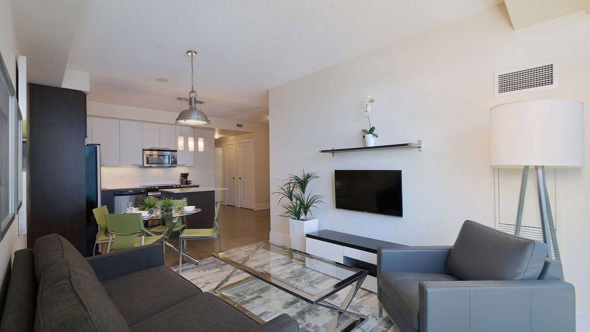 Mount Pleasant West Apartment | 1 Bedroom/1 Bathroom Suite