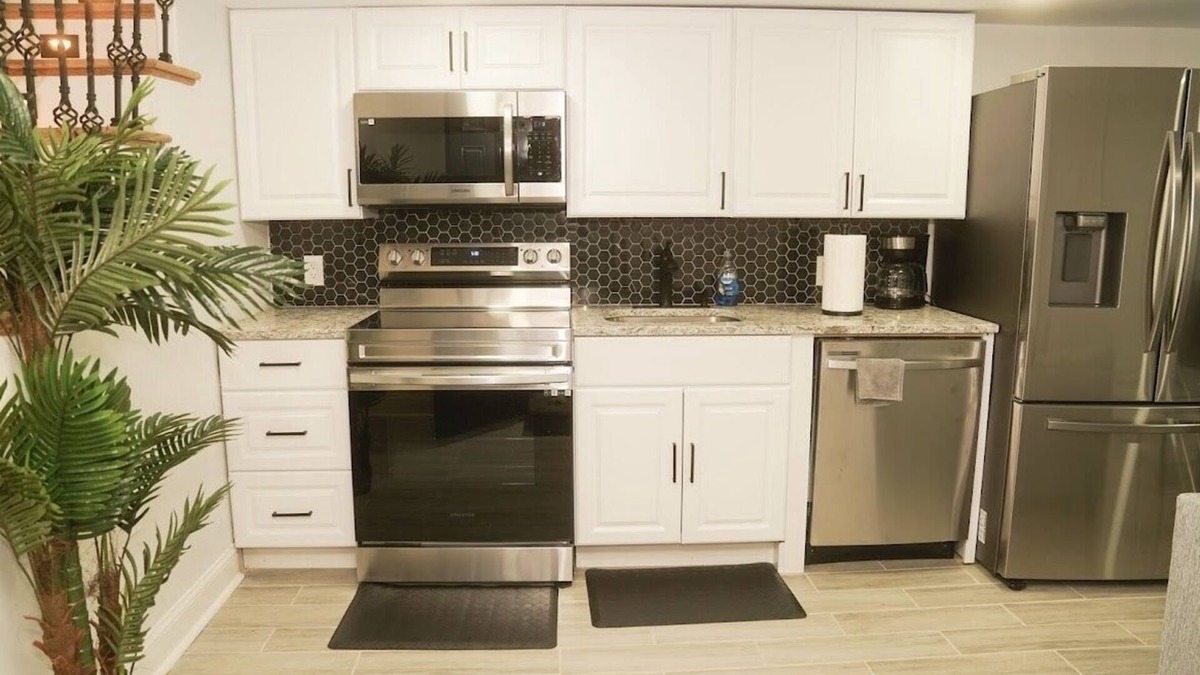Capitol View Apartment | 1 Bedroom 1 Bathroom Apartment