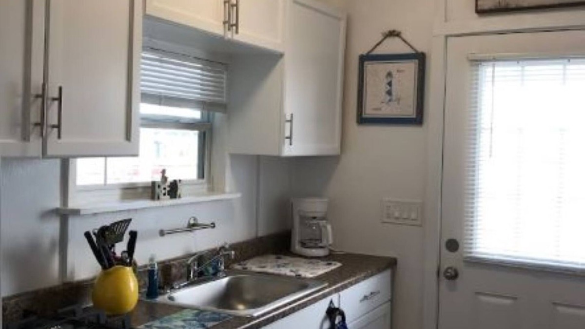 Oak Hill Cabin | 1 Bedroom - 2 Guests Maximum