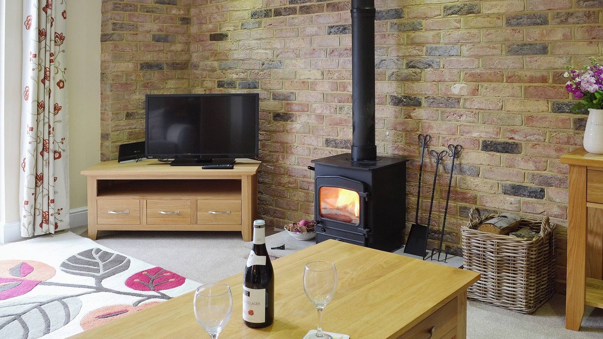 Five Oak Green Cottage | 1 bedroom accommodation in Pembury, near Tunbridge Wells