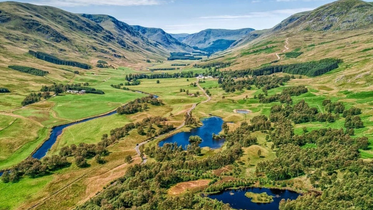 Clova Ski Chalet | 1 bedroom accommodation in Nr Kirriemuir