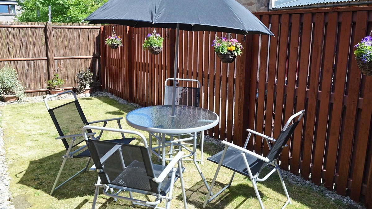 Conon Bridge Cottage | 1 bedroom accommodation in Conon Bridge
