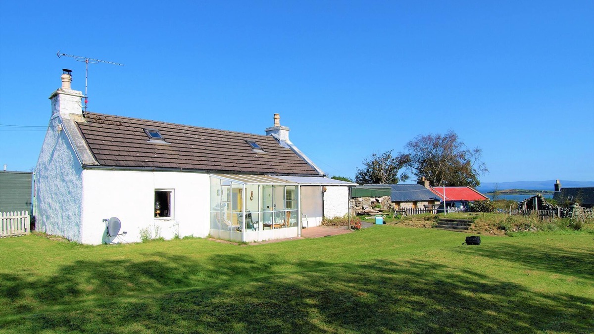 Isle of Jura Cottage | 1 bedroom accommodation in Isle of Jura