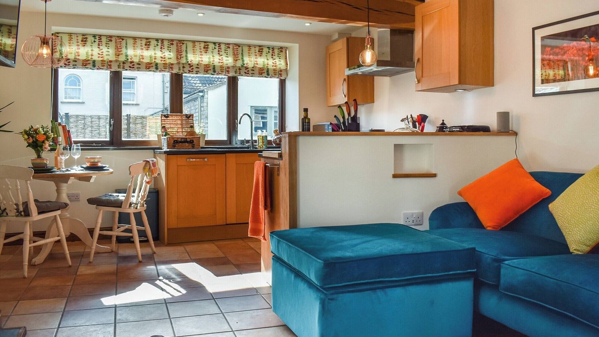 Lower Godney Cottage | 1 bedroom accommodation in Lower Godney