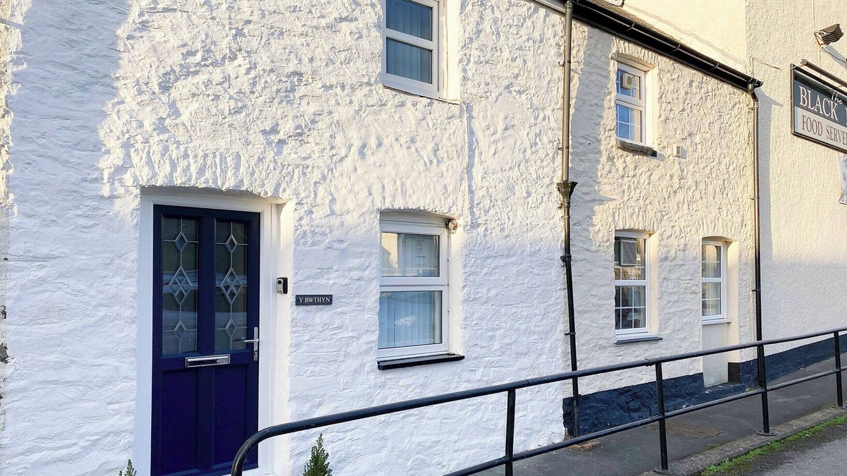 Llanrhystud Cottage | 1 bedroom accommodation in Llanrhystud