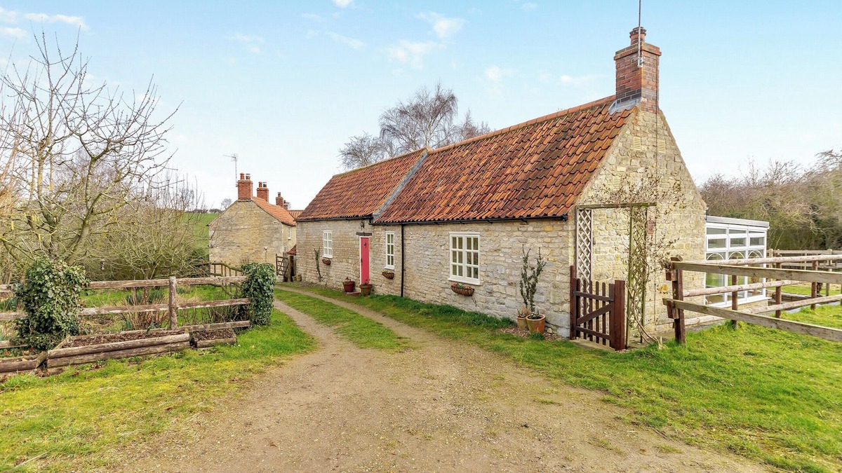 Old Somerby Cottage | 1 bedroom accommodation in Ropsley, near Grantham