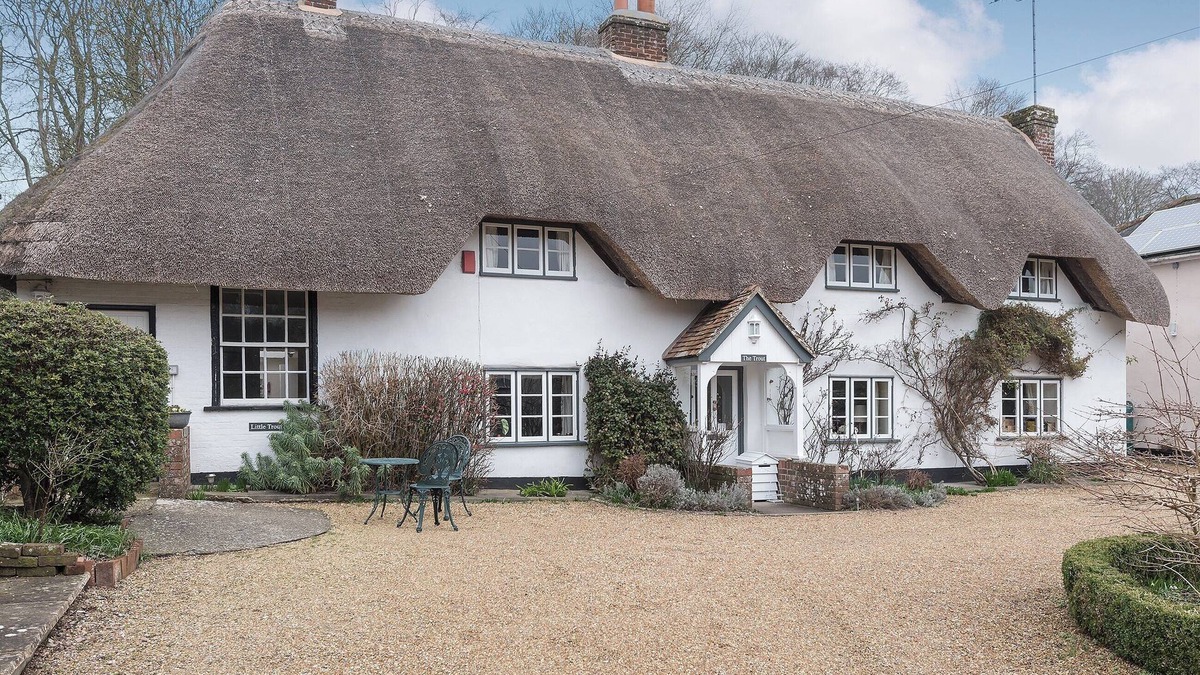 Nether Wallop Cottage | 1 bedroom accommodation in Nether Wallop, near Stockbridge
