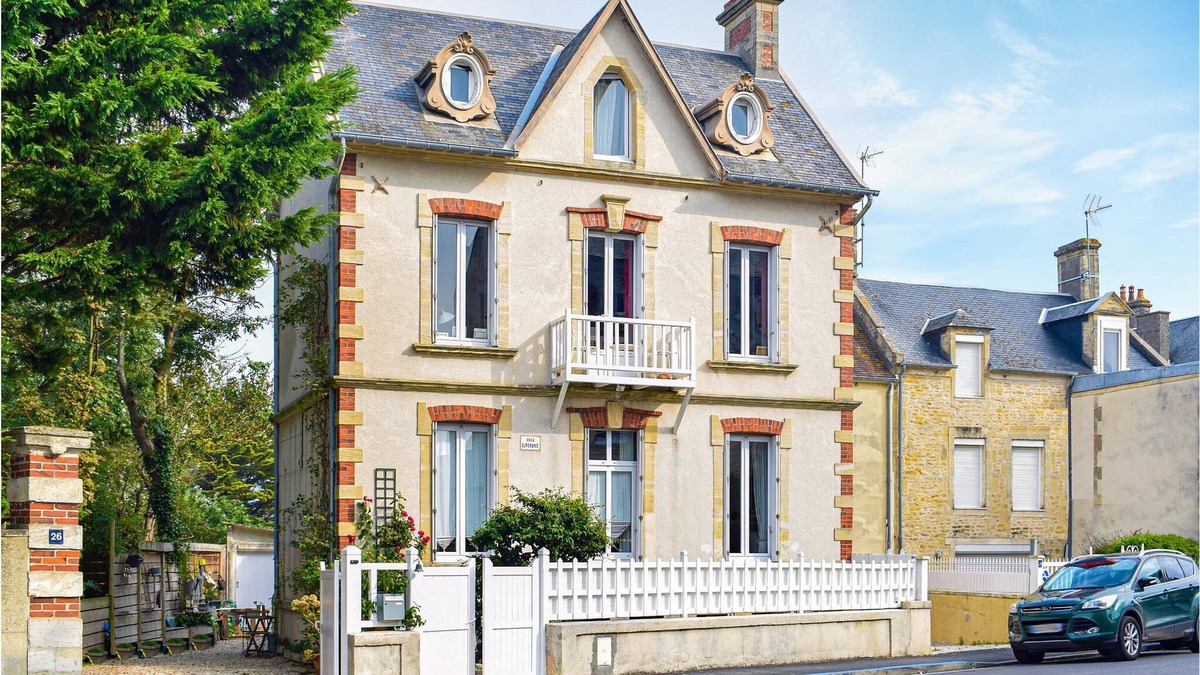 Arromanches-les-Bains Apartment | 1 bedroom accommodation in Arromanches