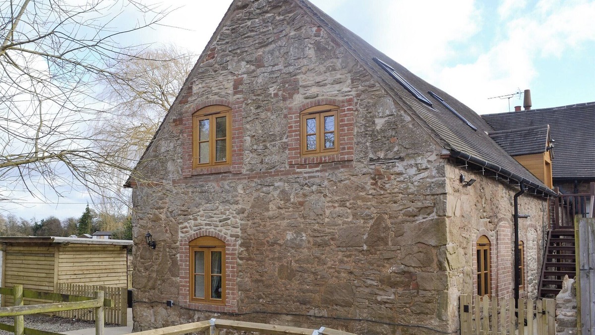 Billingsley Cottage | 1 bedroom accommodation in Six Ashes, near Bridgnorth