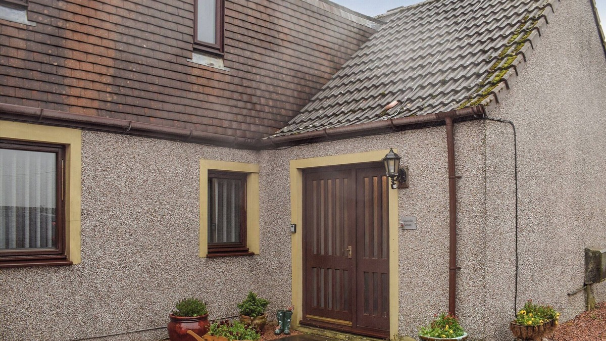 Glenrothes Cottage | 1 bedroom accommodation in Star, near Glenrothes
