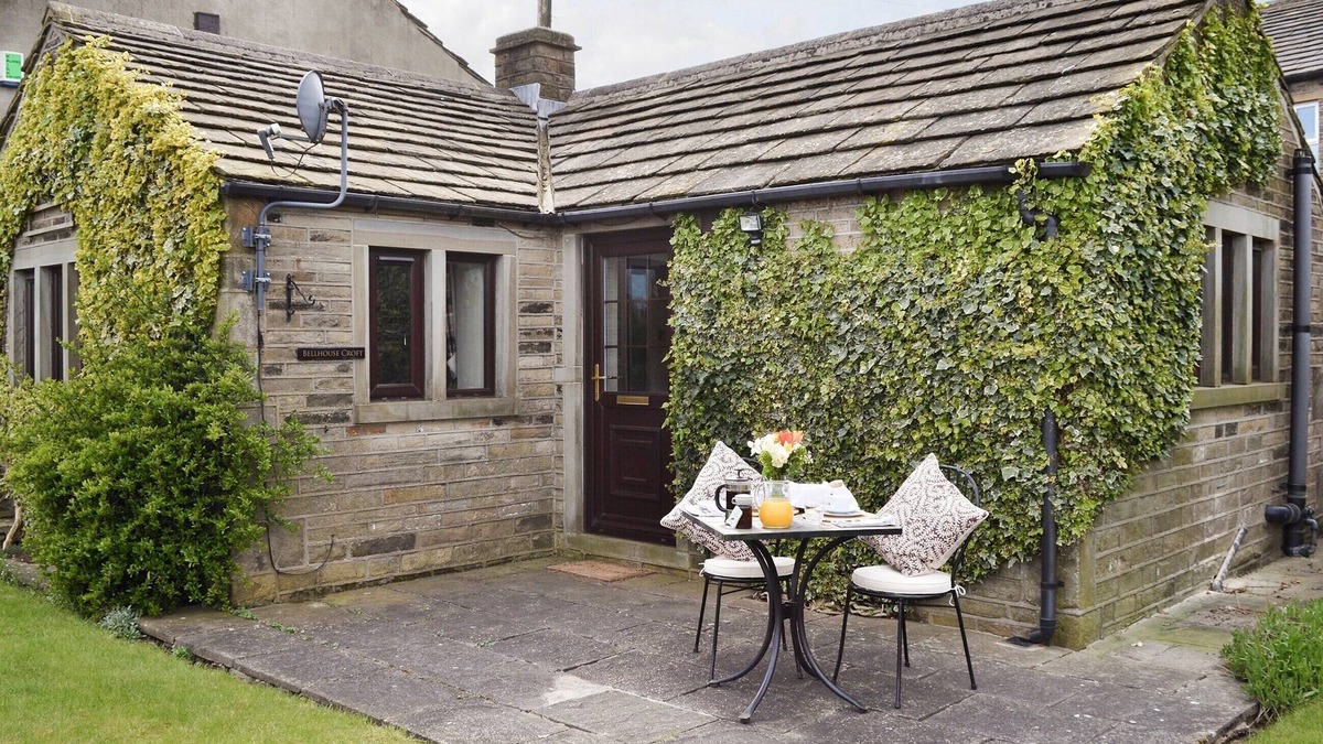 Grange Moor Cottage | 1 bedroom accommodation in Shelley, near Huddersfield