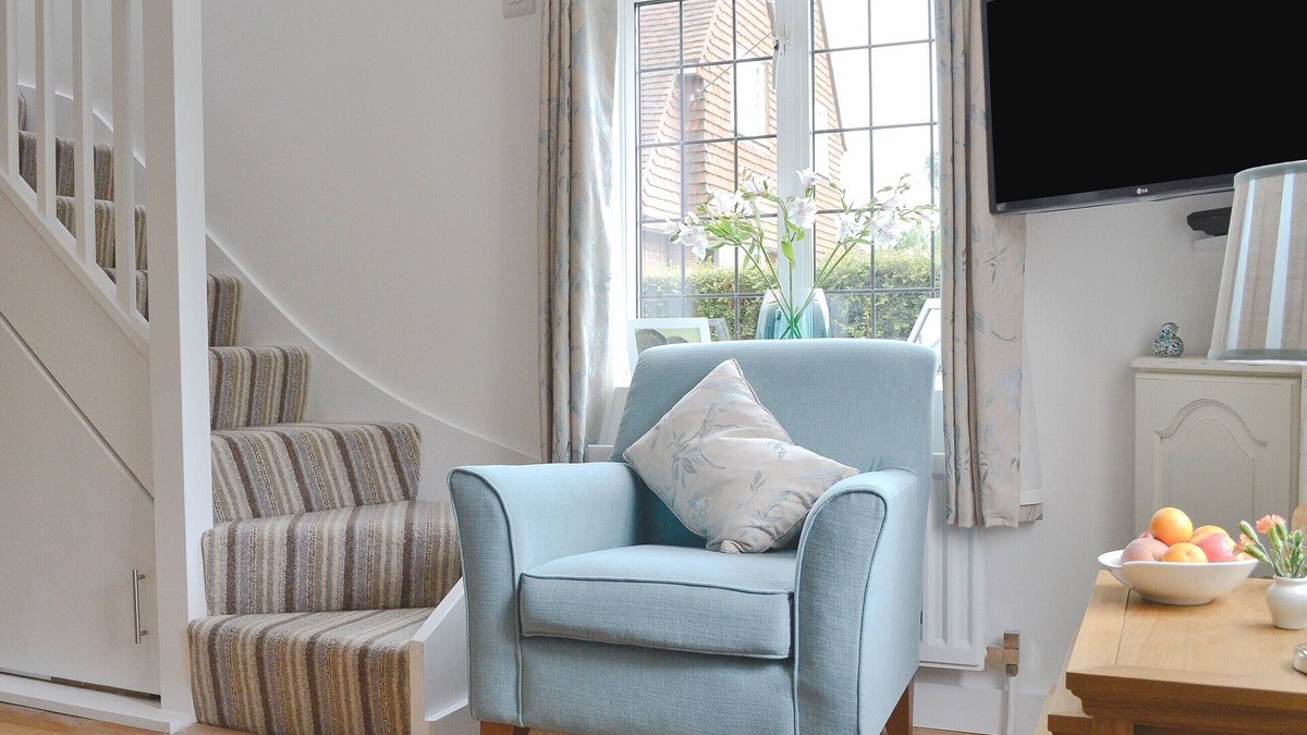 Lacey Green Cottage | 1 bedroom accommodation in Naphill, near Princes Risborough