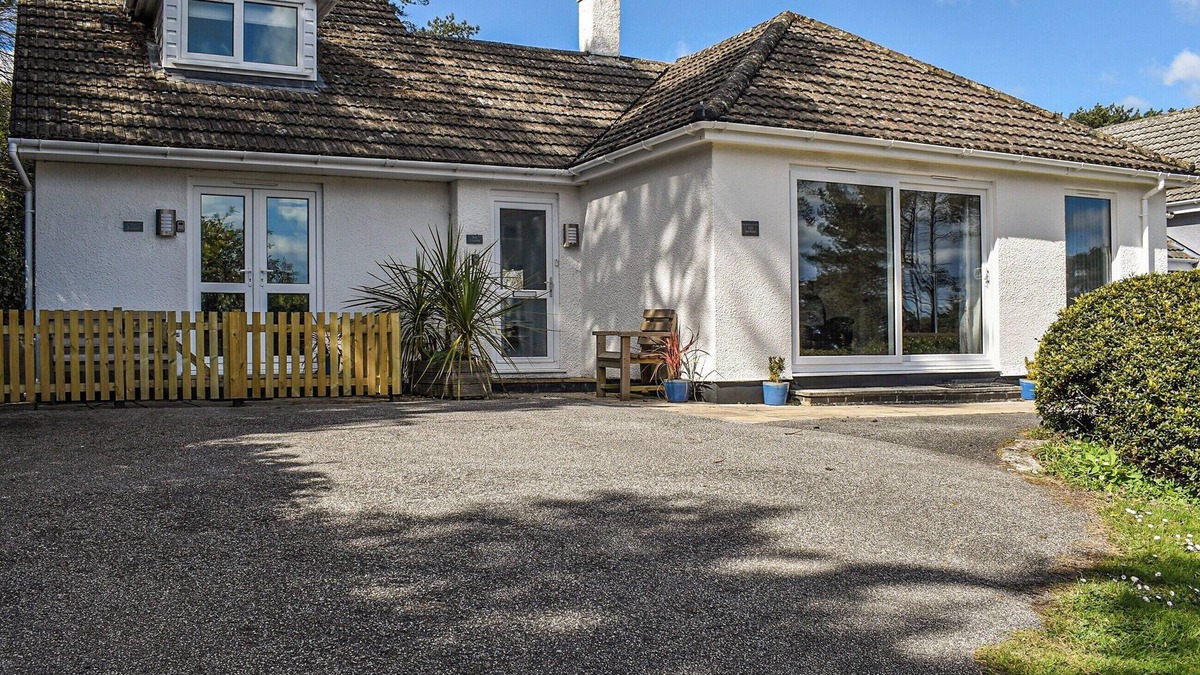 Carlyon Bay Cottage | 1 bedroom accommodation in Carlyon Bay, near St Austell