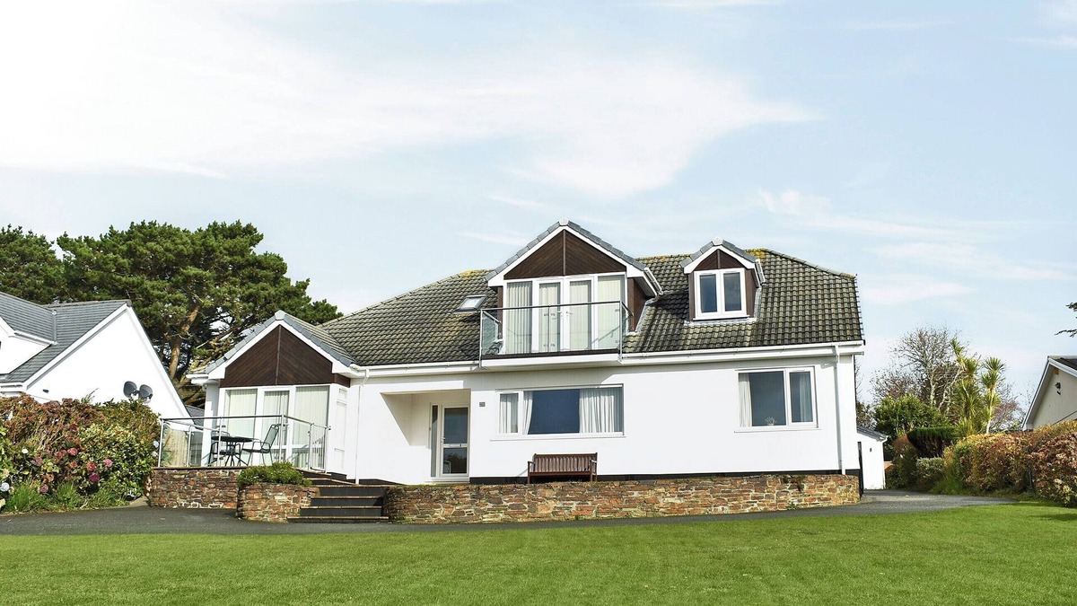 Carlyon Bay Cottage | 1 bedroom accommodation in Carlyon Bay, near St Austell
