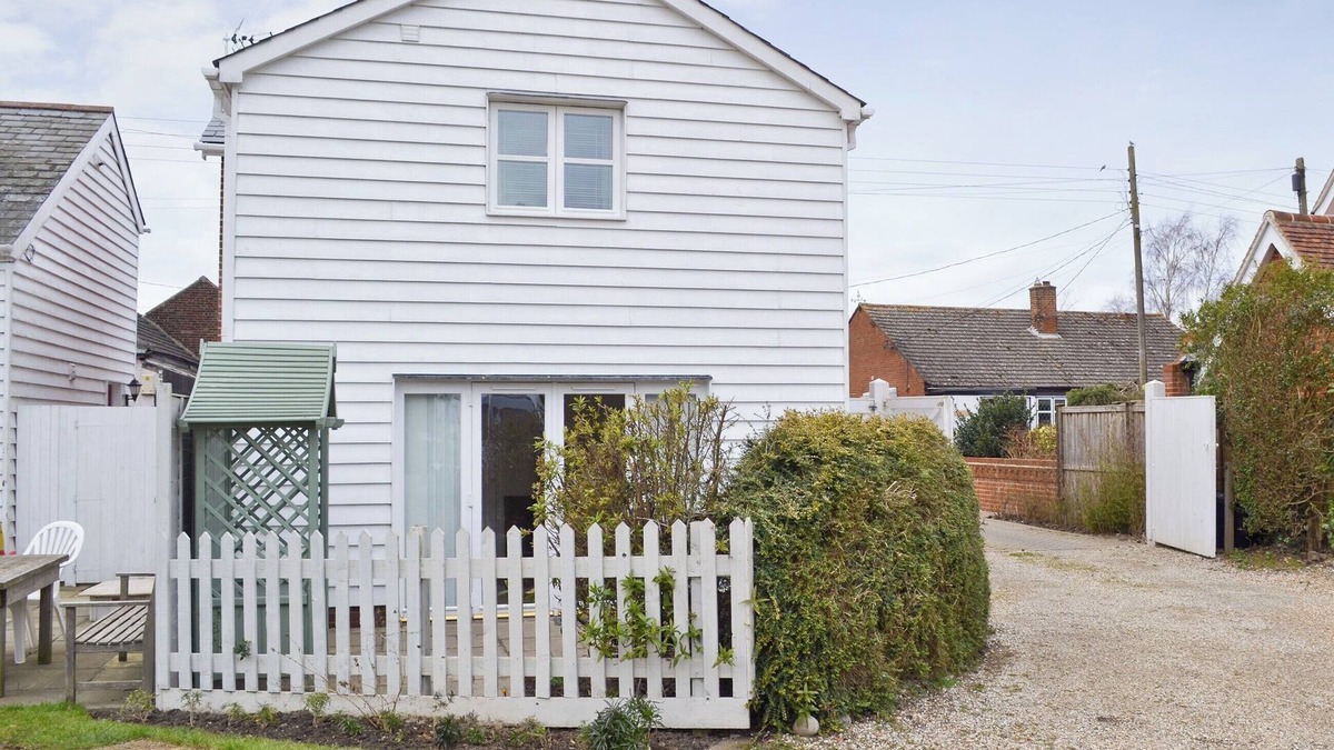 Birch Cottage | 1 bedroom accommodation in Birch, near Colchester