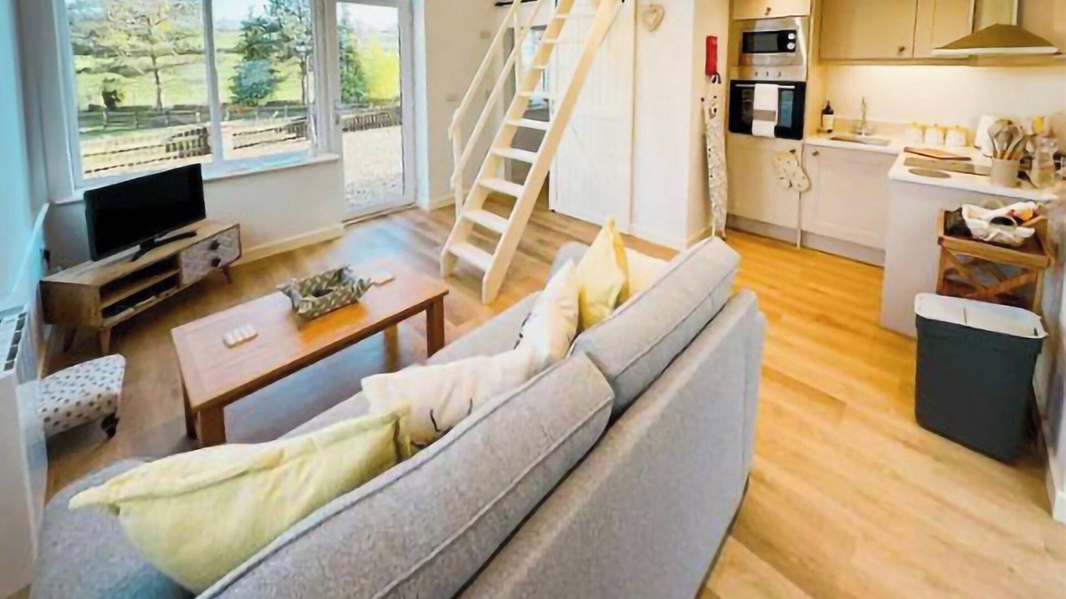 Kingswood Cottage | 1 bedroom accommodation in Groes-pluen, near Welshpool