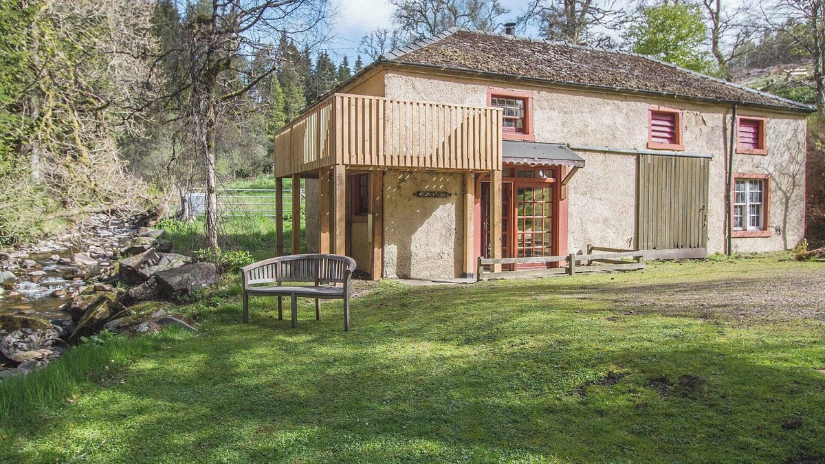 Kirriemuir Cottage | 1 bedroom accommodation in Glenprosen, by Kirriemuir