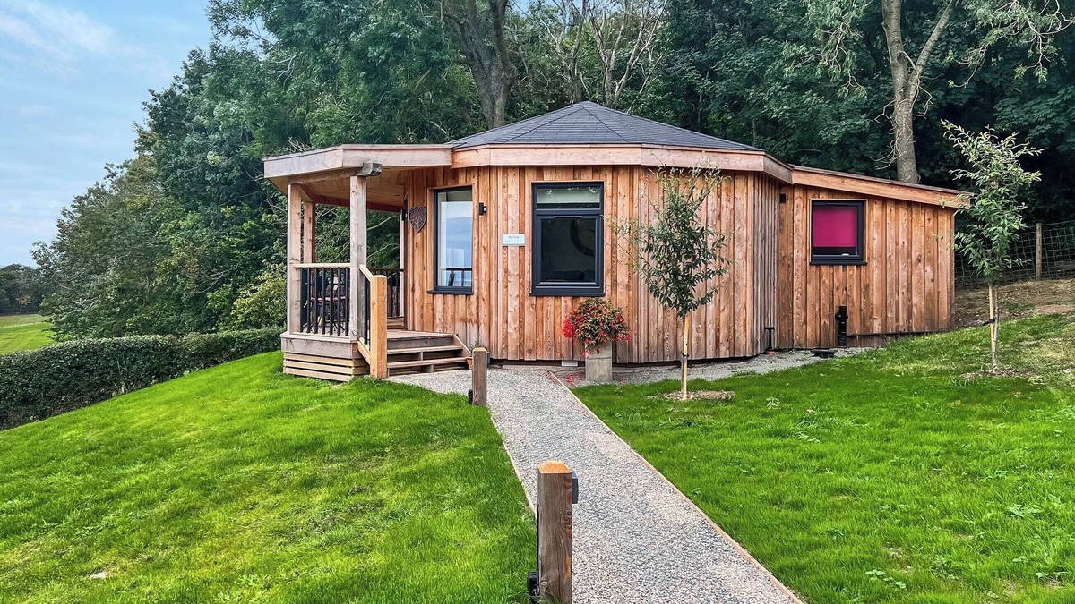 St George Cottage | 1 bedroom accommodation in Abergele