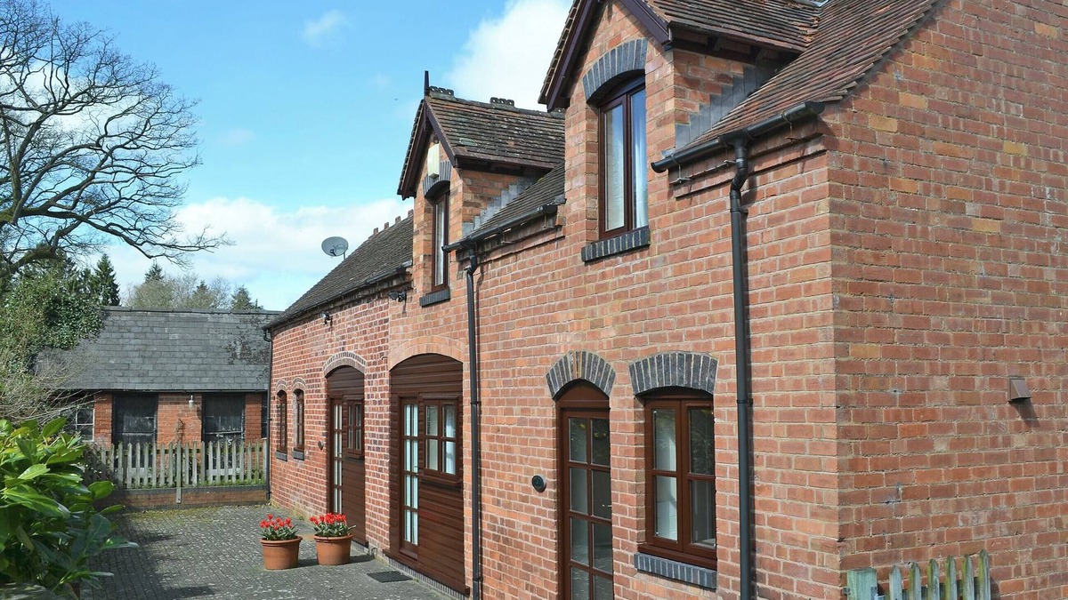 Clows Top Cottage | 1 bedroom accommodation in Wyre Forest, near Bewdley