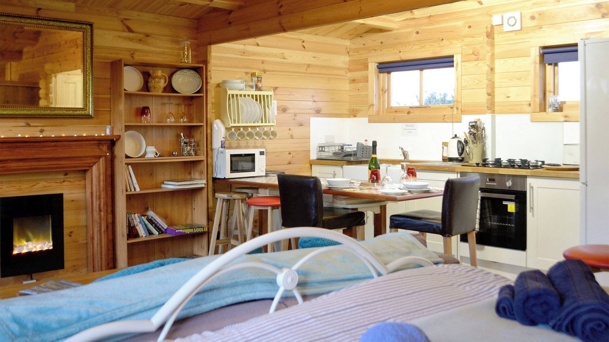 Goodwick Cottage | 1 bedroom accommodation in Llanwnda, near Goodwick