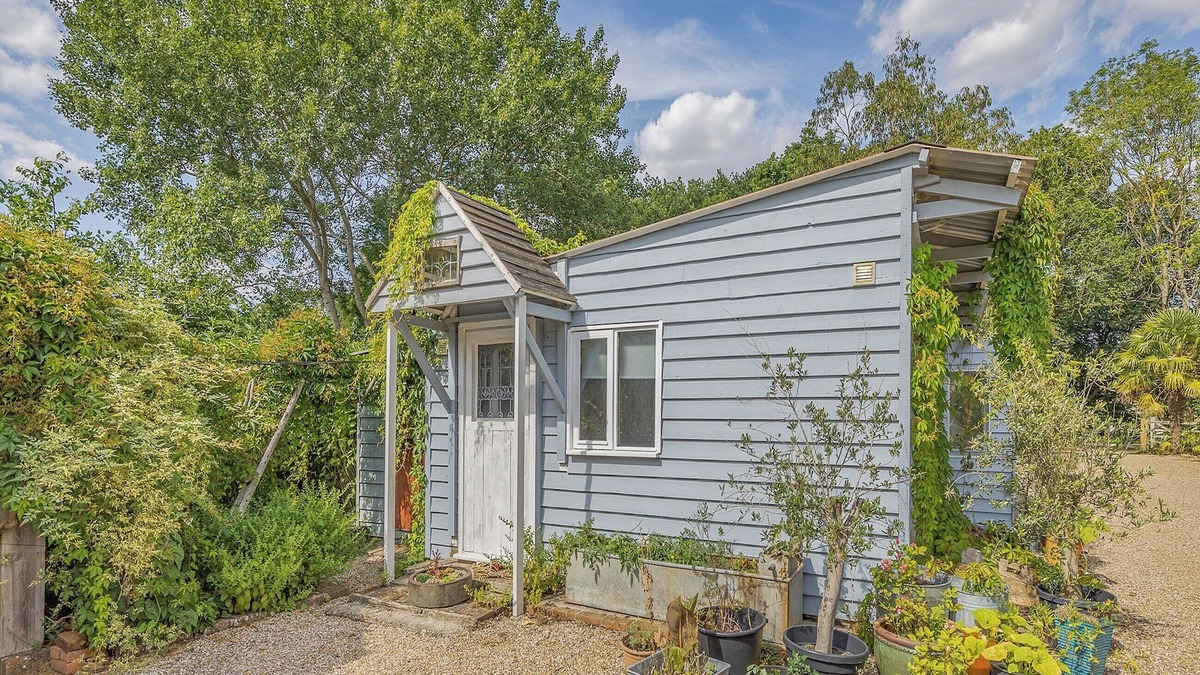 Ashford Cottage | 1 bedroom accommodation in Pluckley, near Ashford