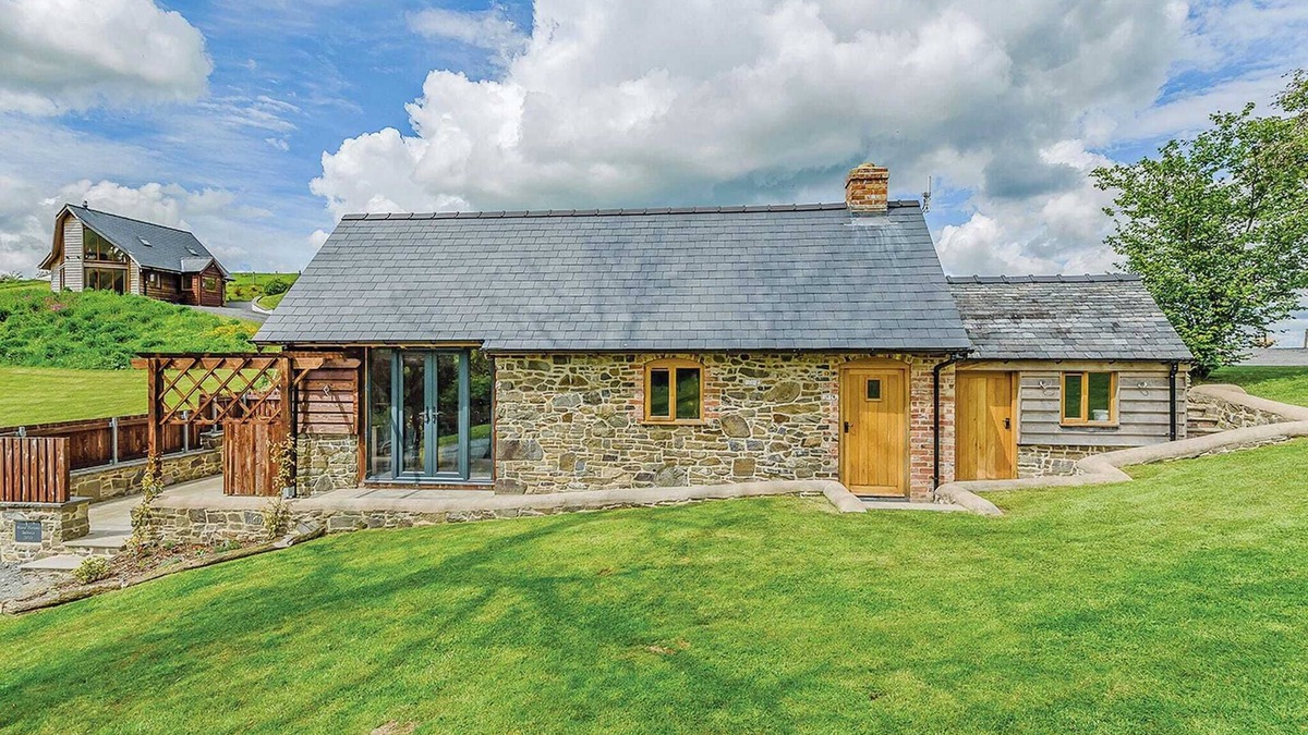 Caersws House | 1 bedroom accommodation in Little London, Nr Llandinam