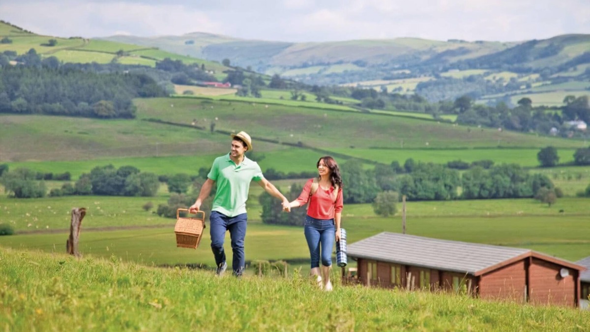Caersws Ski Chalet | 1 bedroom accommodation in Llandinam, Powys