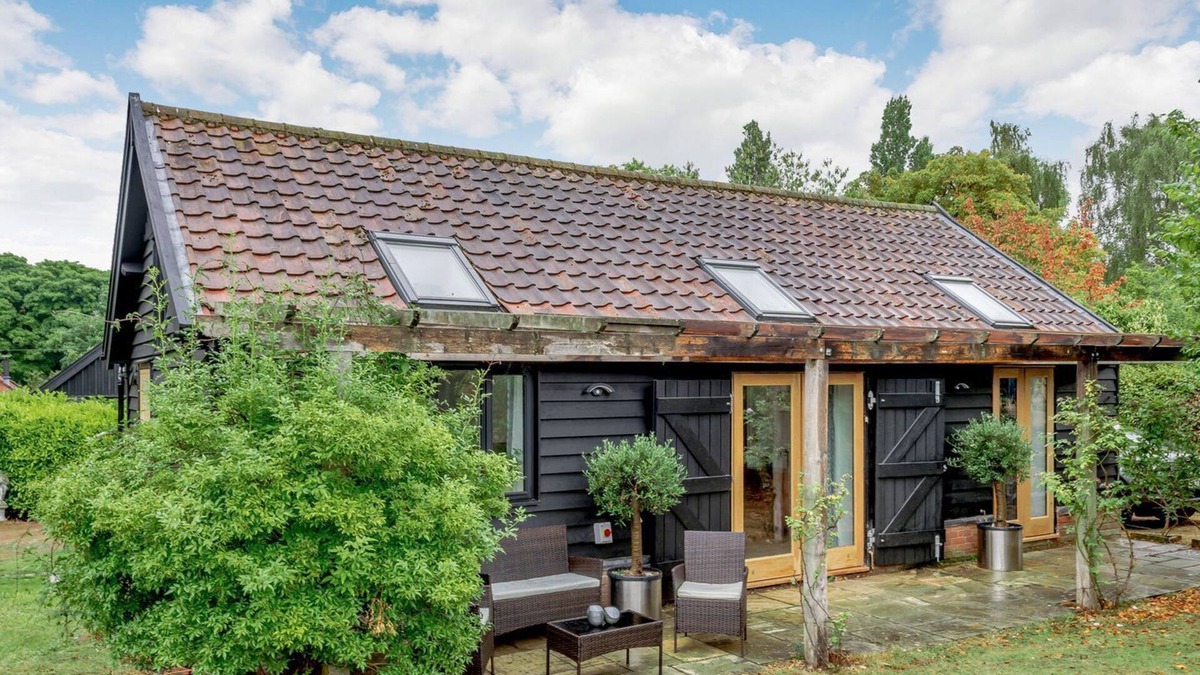 Stoke Holy Cross Cabin | 1 bedroom accommodation in Dunston, near Norwich