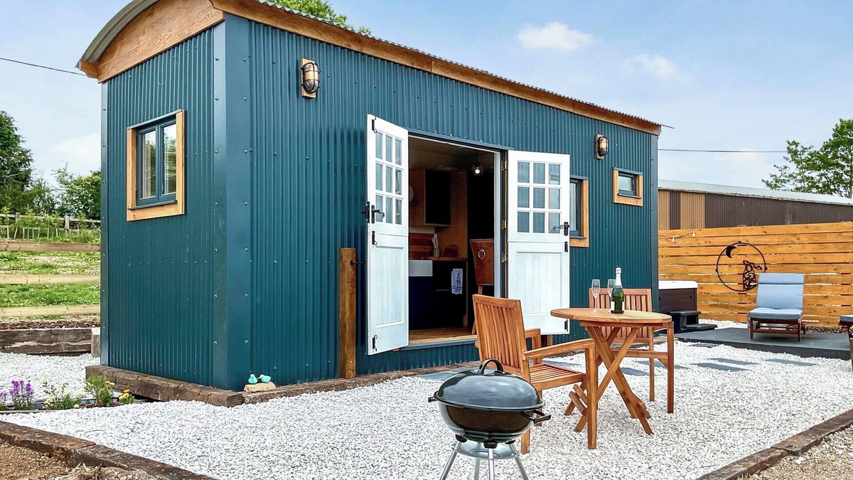 Hannington Cottage | 1 bedroom accommodation in Reading