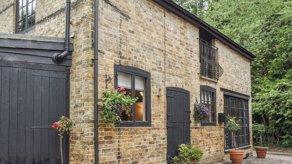 Sarratt Cottage | 1 bedroom accommodation in Sarrett, near Rickmansworth