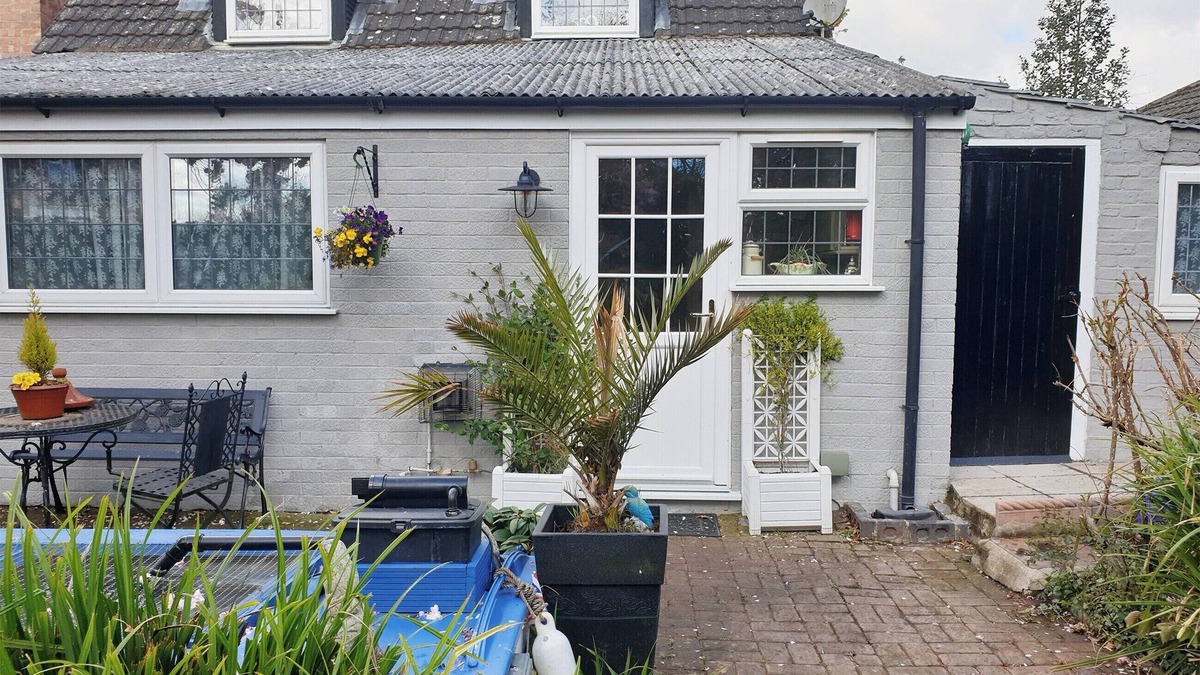 East Kirkby Cottage | 1 bedroom accommodation in East Kirkby, near Spilsby