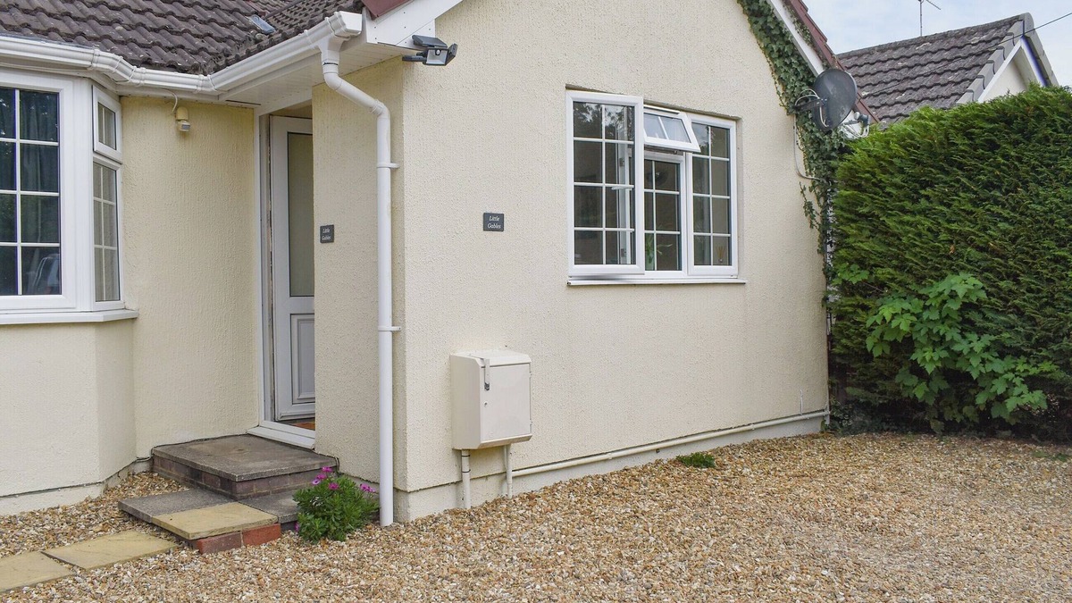 Verwood Cottage | 1 bedroom accommodation in Verwood
